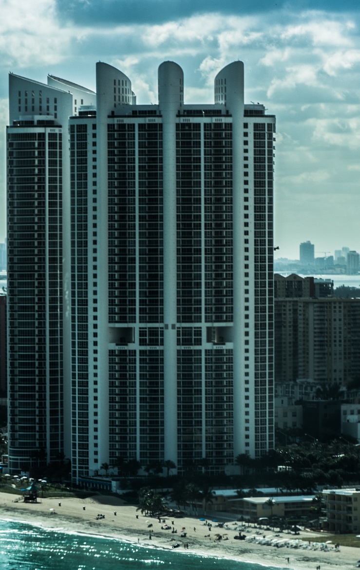 Jade Beach and Jade Ocean condos, Sunny Isles Beach